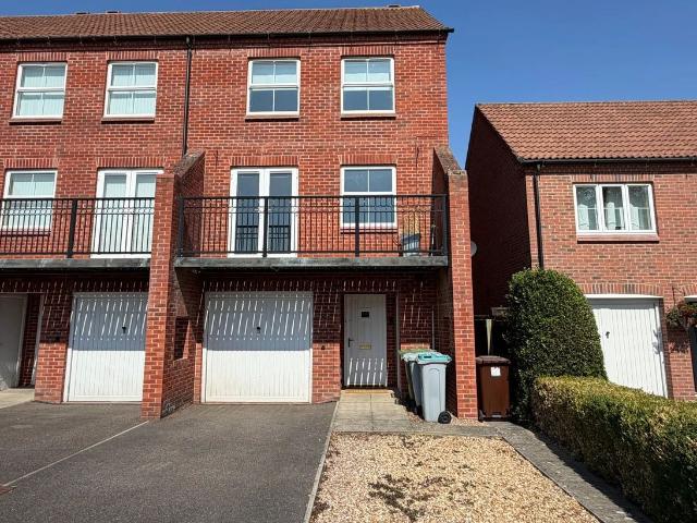 Cormack Lane, Fernwood, Newark, Nottinghamshire. NG24, 3 bed end terrace house to rent, £1,450 pcm | PrimeLocation