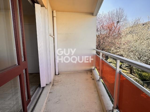 CORMONTREUIL Type 4 avec balcon et place de stationnement