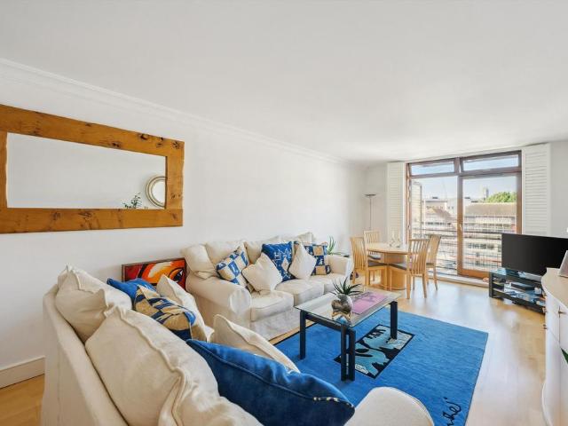 Cormorant Lodge, Thomas More Street. 1 bed flat to rent £3,250 pcm £750 pw