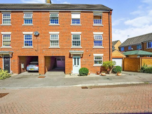 Cormorant Way, Leighton Buzzard LU7, 5 bed semi detached house to rent, £2,200 pcm | PrimeLocation