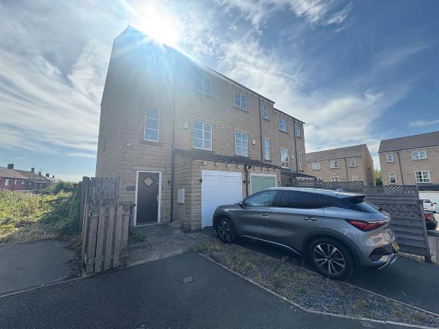 Corn Mill Fold, Bradford BD6, 4 bed end terrace house to rent, £1,250 pcm | PrimeLocation
