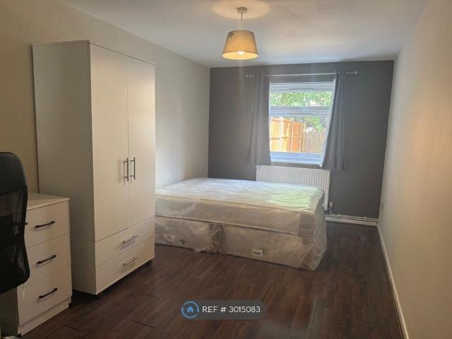 Corn Bar, Witney OX28, 1 bed flat to rent, £1,150 pcm | PrimeLocation