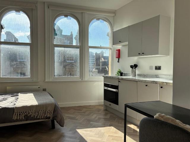 Corn Street, Bristol BS1, 1 bed flat to rent, £1,352 pcm | PrimeLocation