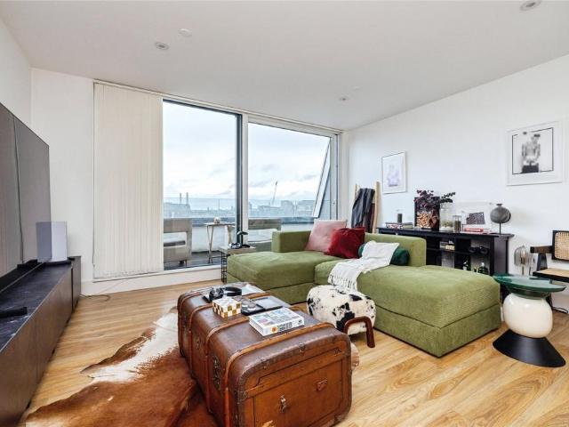 Cornell Square, London, SW8 2 bed flat to rent £2,750 pcm £635 pw