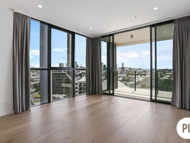 Corner 2 Bedroom 2 Bathroom Apartment with City Views I Pellicano Living