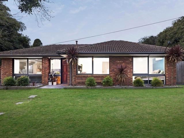 Corner Comfort with Alfresco Appeal & Everyday Convenience