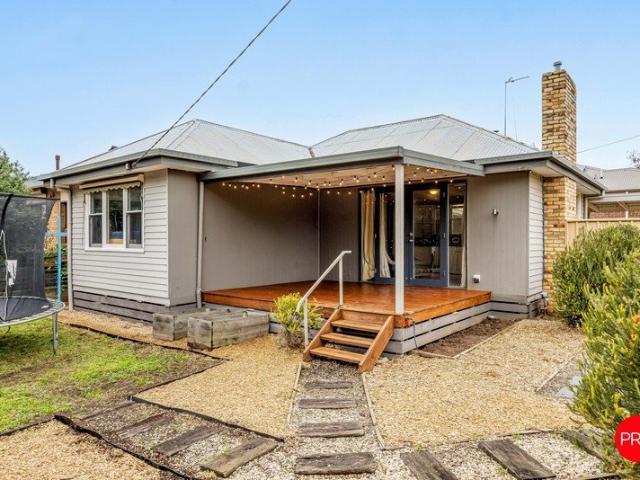 Corner Charm in Central Strathdale