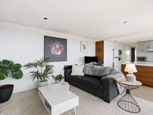 Corner Apartment Offering Space, Light and Lifestyle