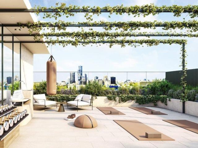 Corner Apartment with Stunning Views to Richmond Hill Precinct