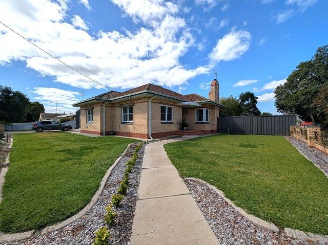 Corner block, Brick Veneer, Big shed. Tick Tick Tick!