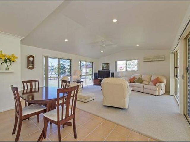 CORNER BLOCK HOME WITH CARAVAN / BOAT PARKING FOR UP TO 6 OFF STREET