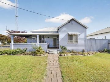 Cessnock, Narone Creek - Garden, Parking