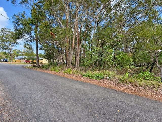 CORNER BLOCK IN A PEACEFUL ISLAND SETTING