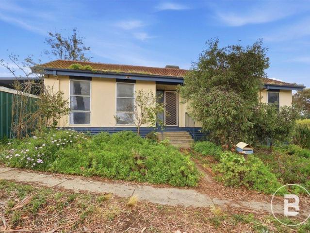 CORNER BLOCK OPPORTUNITY CLOSE TO TOWN