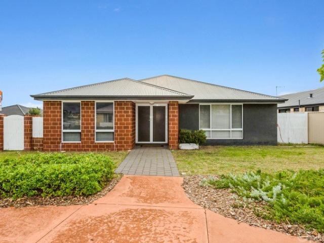 Corner block living with space, side access & more