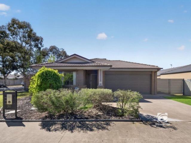 CORNER BLOCK LIVING WITH PLENTY OF EXTRAS