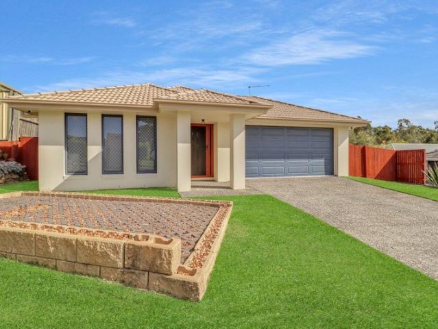 CORNER BLOCK, SOLAR, ENTERTAINER'S BACK YARD
