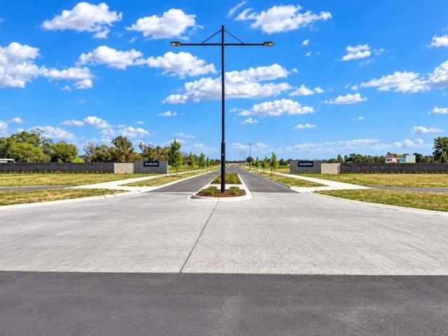 Corner Block with Parkland Lifestyle, 641m² Ready to Build