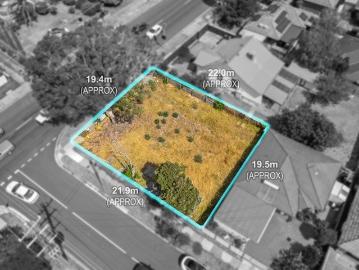 Corner Block with Plans to Build Your Dream Home!