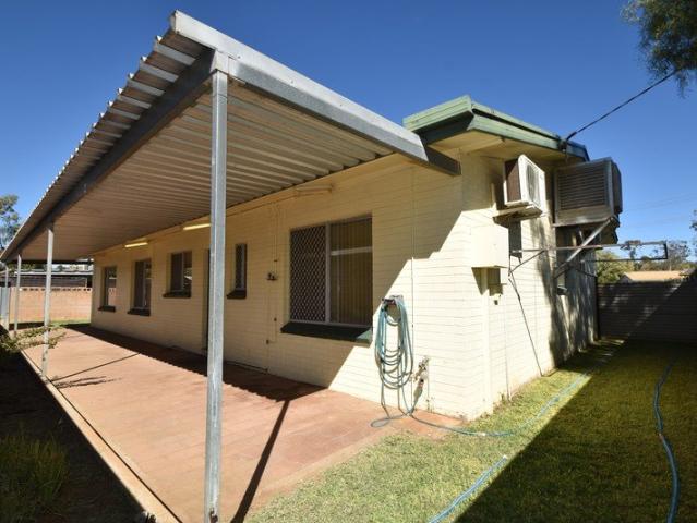 CORNER HOUSE, LARGE YARD, SPACIOUS