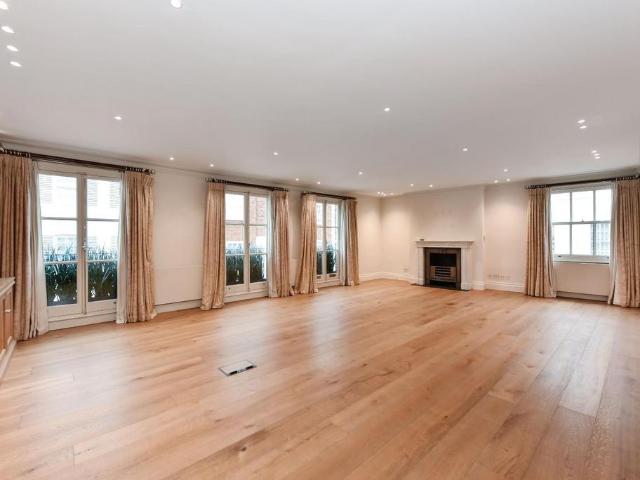 The Corner House, Montpelier Walk. 5 bed townhouse to rent £20,583 pcm £4,750 pw