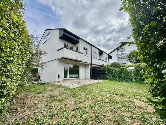 Corner house with huge yard close to Panzer
