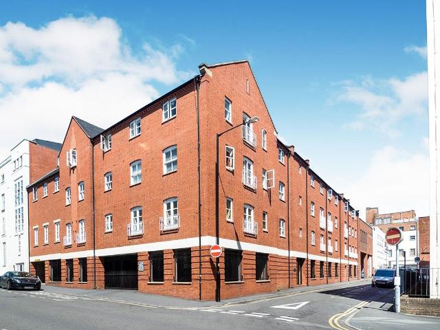 Corner House, Windsor Place, Leamington Spa CV32, 2 bed flat to rent, £1,250 pcm | PrimeLocation