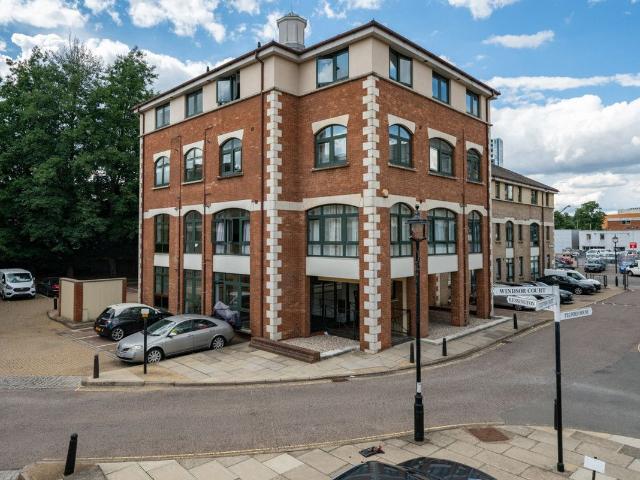 Corner Hall, Hemel Hempstead HP3, 1 bed flat to rent, £1,350 pcm | PrimeLocation