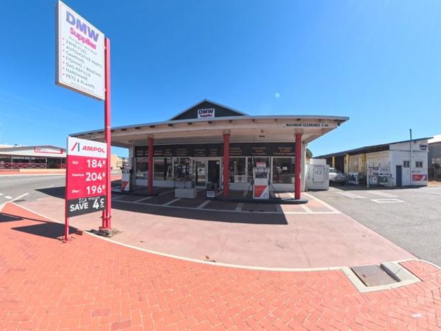 Corner lot in the centre of town with so much infrastructure!