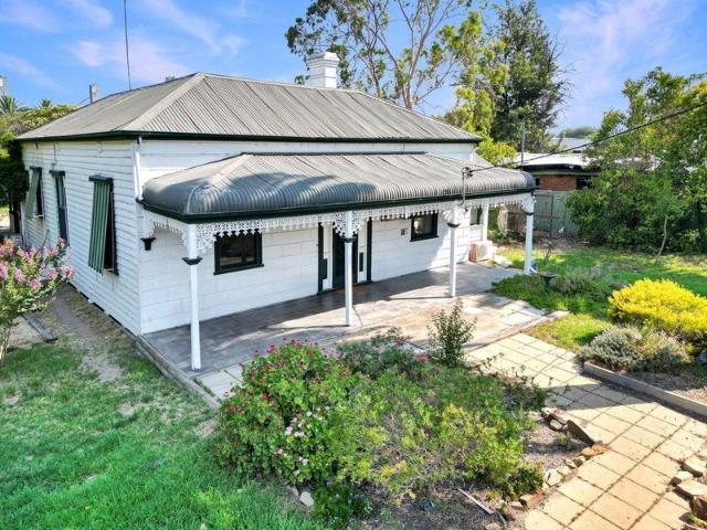 Corner Position, Central Address, Classic Appeal