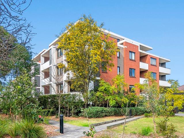 CORNER POSITION SUNNY TWO BEDROOM APARTMENT
