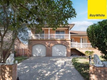 CORNER RESIDENCE WITH SPACE, COMFORT & VERSATILITY