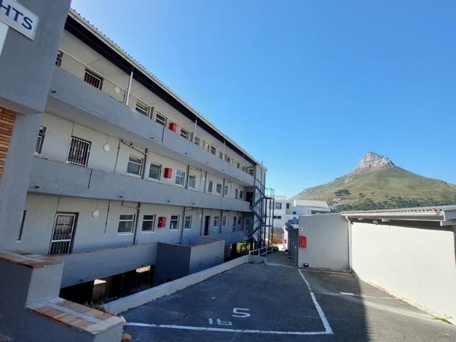 Corner Unfurnished One Bedroom Apartment To Let in Camps Bay!
