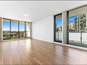 Corner unit with views