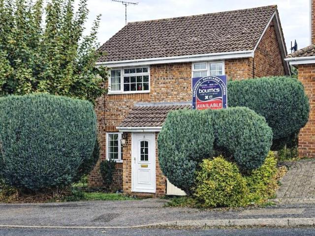 Cornfields, Andover SP10 3 bed detached house to rent £1,575 pcm £363 pw
