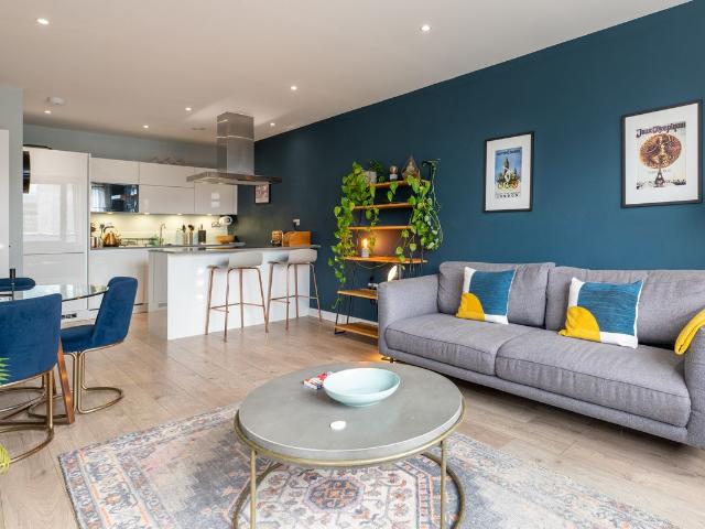 Cornhill House, London E3, 1 bed flat to rent, £2,400 pcm | PrimeLocation