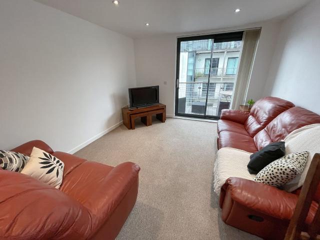 Cornhill L1, 2 bed flat to rent, £1,400 pcm | PrimeLocation