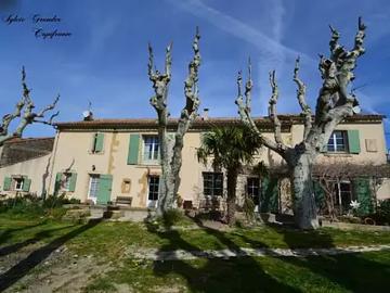 Cornillon Confoux 13250 Achat / Vente maison 15 pièces t15 piscine jardin