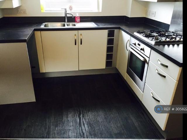 Cornmill Drive, Bolton, BL4 1 bed flat to rent £750 pcm £173 pw