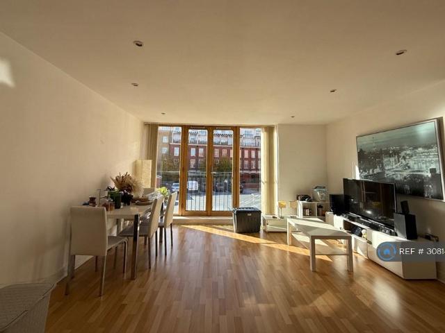 Cornwood House, Shirley, Solihull, B90 2 bed flat to rent £1,200 pcm £277 pw