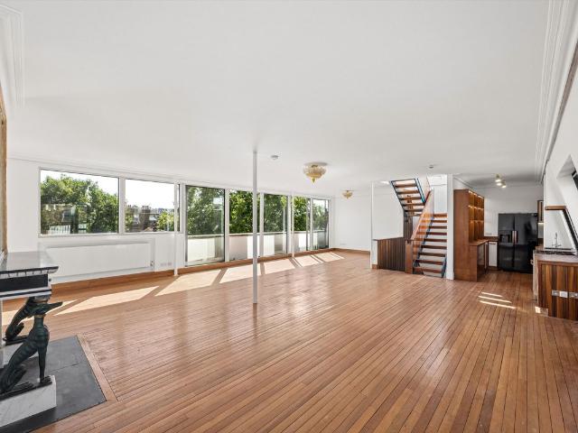 Cornwall Crescent, Notting Hill, London W11, 3 bed flat to rent, £10,833 pcm | PrimeLocation