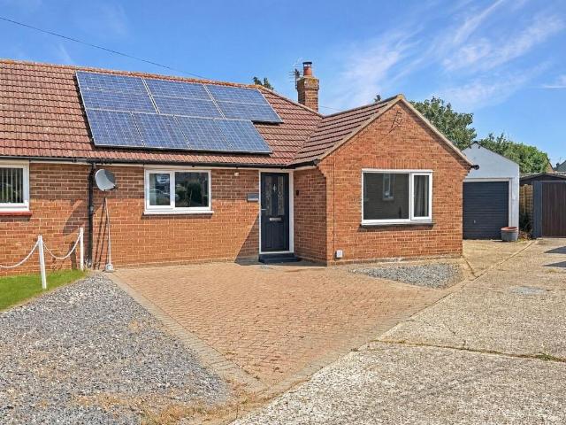 Cornwall Gardens, Braintree 2 bed semi detached house to rent £1,675 pcm £387 pw