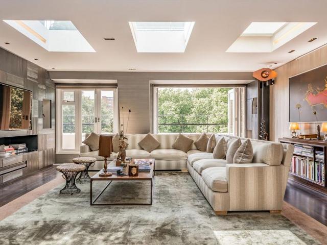 Cornwall Gardens, LONDON SW7 3 bed flat to rent £13,000 pcm £3,000 pw