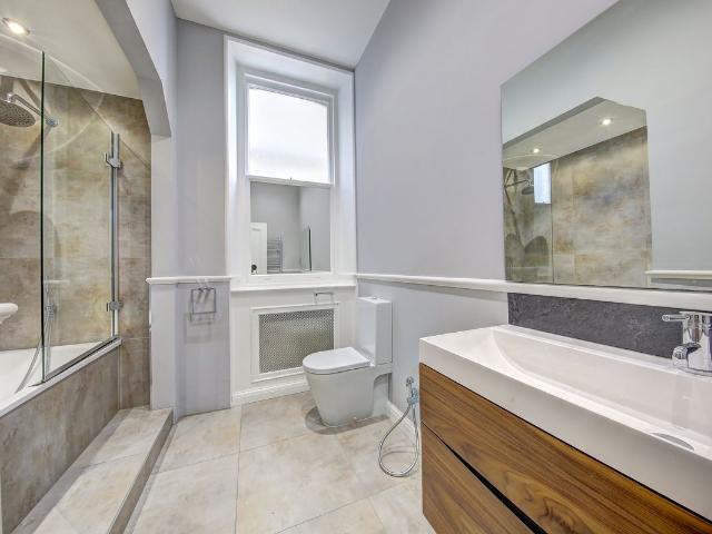 Cornwall Gardens, London SW7, 1 bed flat to rent, £6,450 pcm | PrimeLocation