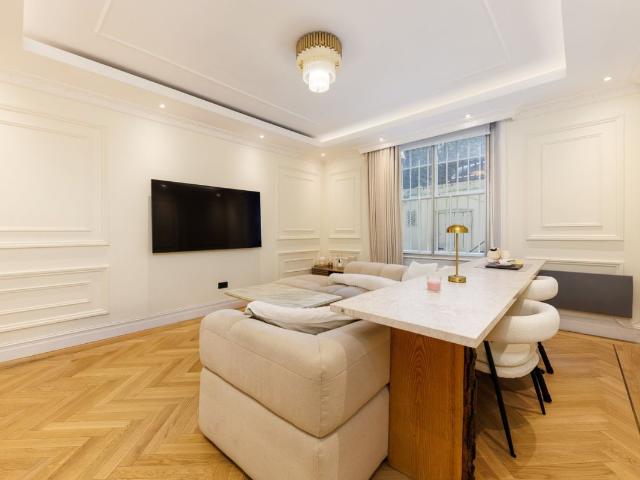 Cornwall Gardens, South Kensington, London SW7, 1 bed flat to rent, £6,500 pcm | PrimeLocation