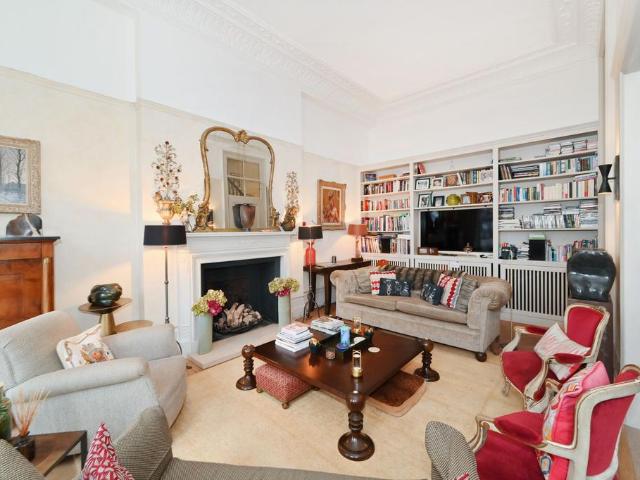 Cornwall Gardens, SW7 4 bed apartment to rent £16,467 pcm £3,800 pw