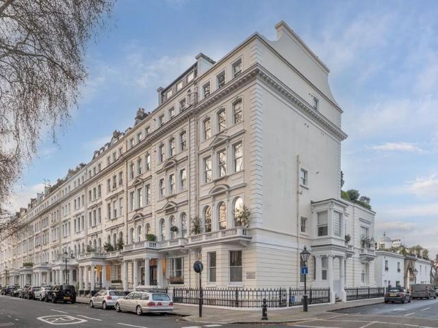 CORNWALL GARDENS, SOUTH KEN, SW7 3 bed apartment to rent £11,483 pcm £2,650 pw