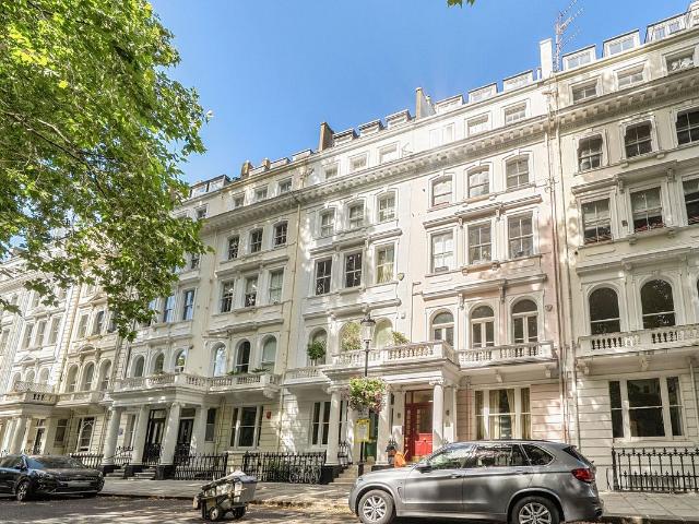Cornwall Gardens, South Kensington, London SW7, 2 bed flat to rent, £19,500 pcm | PrimeLocation