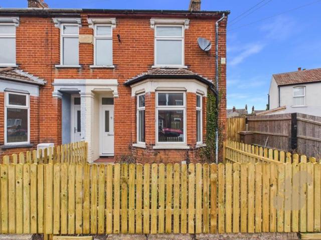 Cornwall Road, Felixstowe 3 bed terraced house to rent £1,200 pcm £277 pw