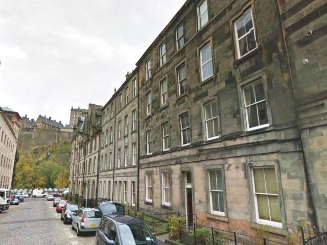 Cornwall Street, Edinburgh, 2 bed flat to rent £1,495 pcm £345 pw